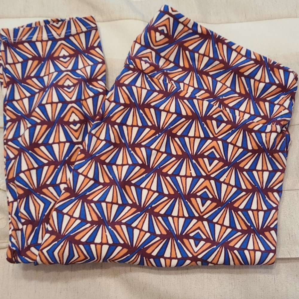 LuLaRoe Tall and Curvy TC Leggings NWOT